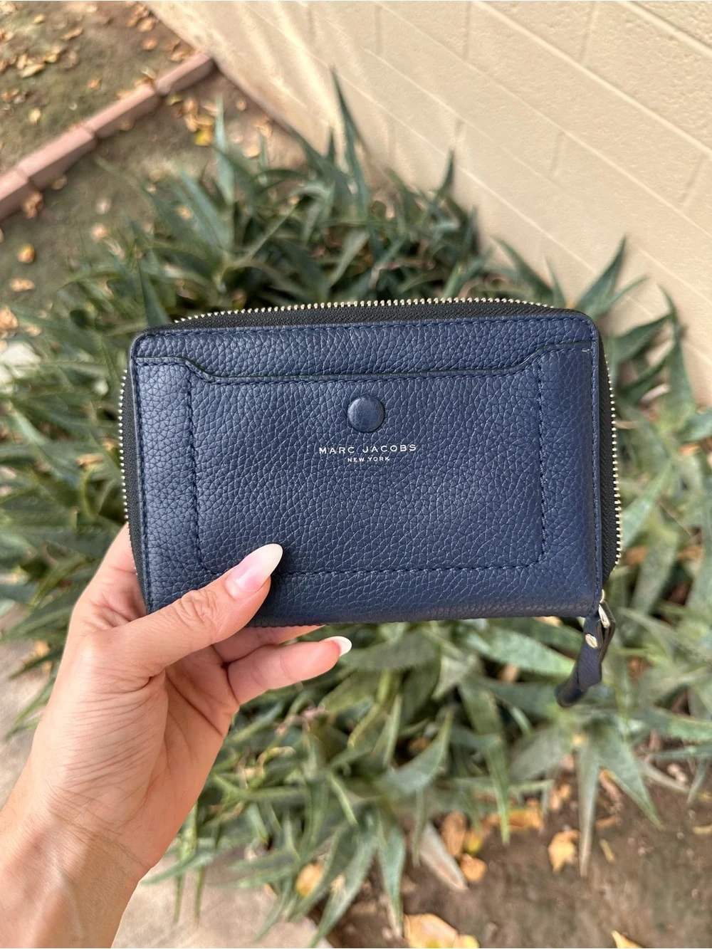 Marc Jacobs compact wristlet